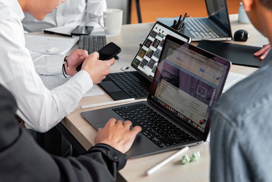 Stručnjaci razgovaraju o IT strategiji u modernom uredu